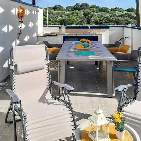 Apartment Beautiful In Okrug Gornji With Kitchen *