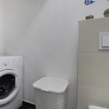 Apartment Beautiful In Okrug Gornji With Kitchen *
